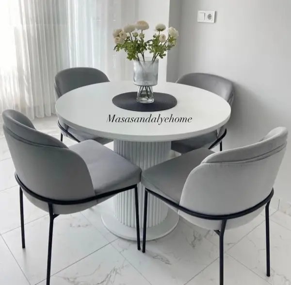 MDF SOLE AYAKLI MASA&MİNOTTİ SANDALYE TAKIMI 